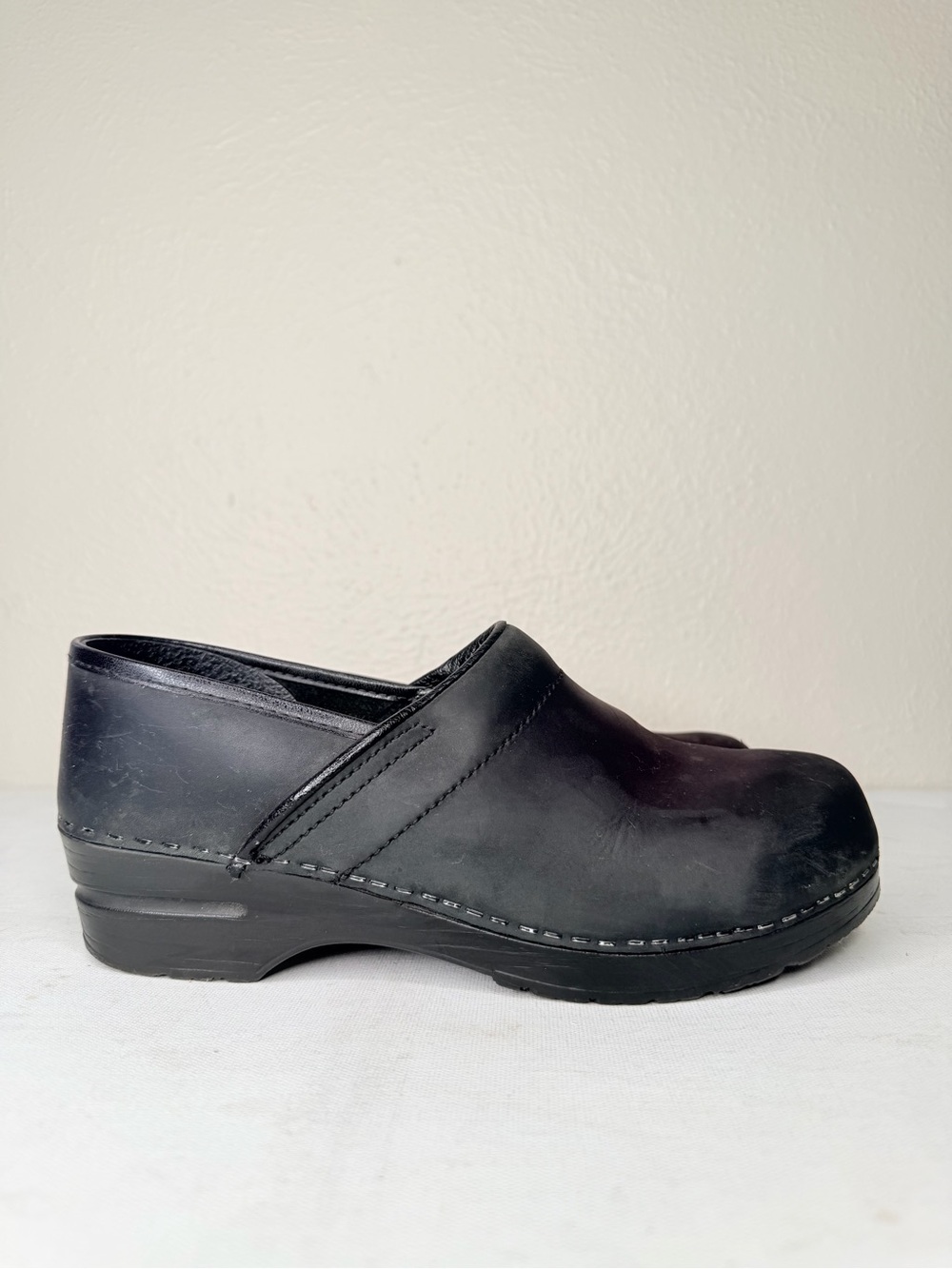 Sanita black leather classic slip on clog